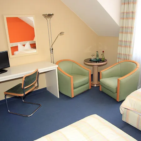 מלון Ilmenauer Hof 3*