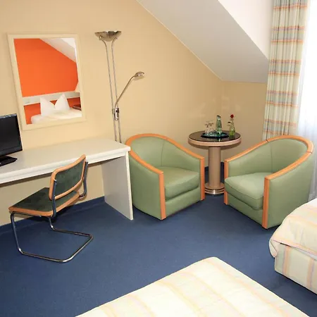 Ilmenauer Hof מלון 3*