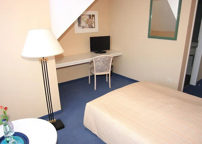 מלון Ilmenauer Hof 3*