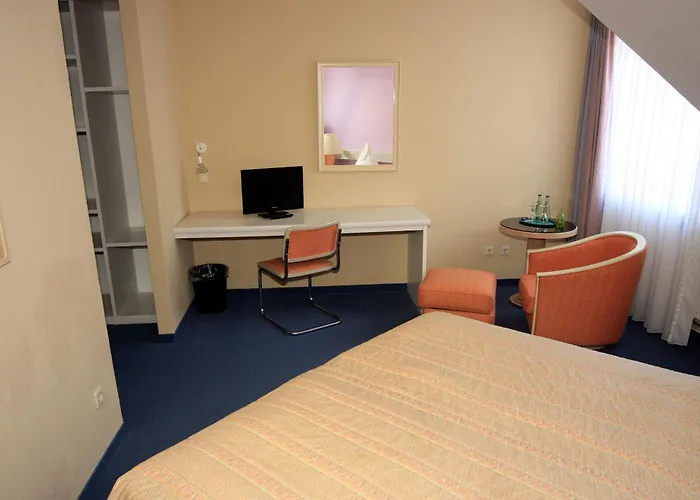 Hotel Ilmenauer Hof 3*